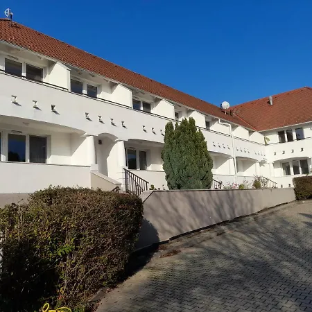 Demizson Panzio فندق مبيت وإفطار