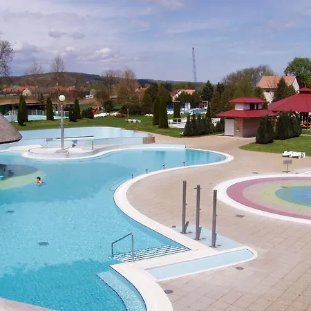 Demizson Panzio فندق مبيت وإفطار Kehidakustány