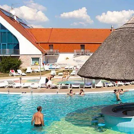 Demizson Panzio فندق مبيت وإفطار 3*