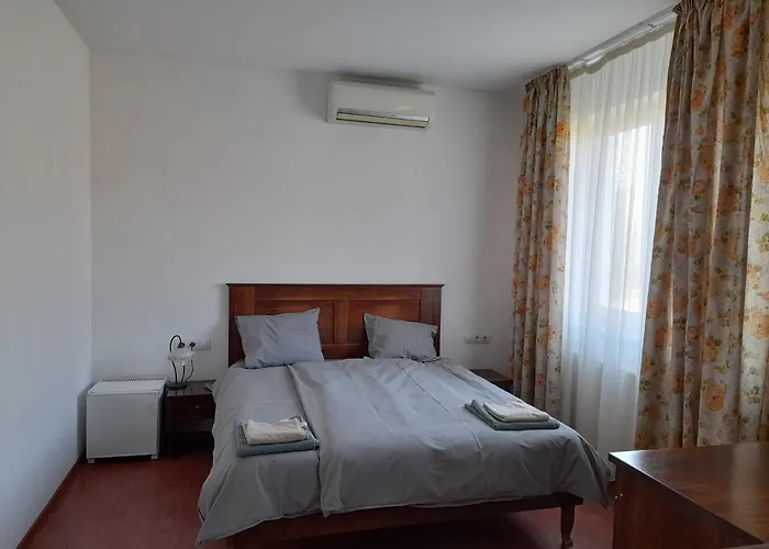 Demizson Panzio Bed & Breakfast Kehidakustány