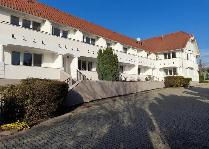 B&B Demizson Panzio
